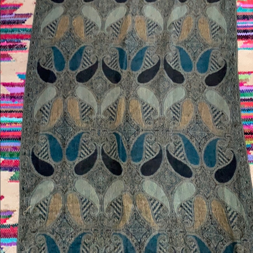 Green paisley scarf